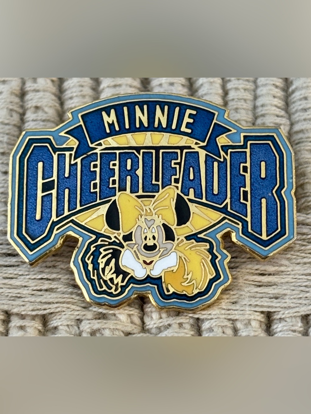 DISNEY 2000 Cheerleader Minnie Mouse Pin